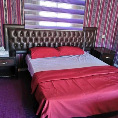 Appartamento Abdullah Luxury Camp Wadi Rum Esterno foto