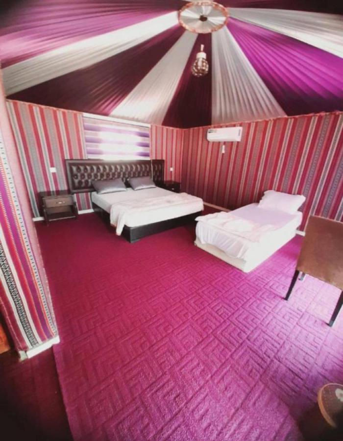 Appartamento Abdullah Luxury Camp Wadi Rum Esterno foto