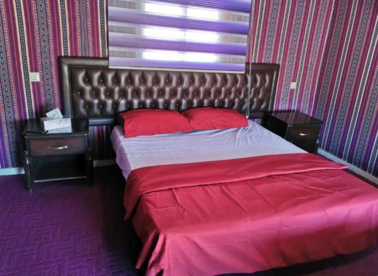 Appartamento Abdullah Luxury Camp Wadi Rum Esterno foto