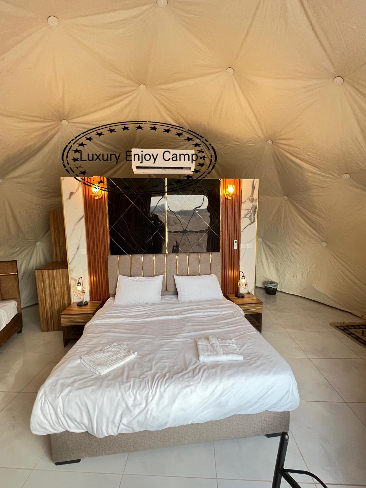 Appartamento Abdullah Luxury Camp Wadi Rum Esterno foto
