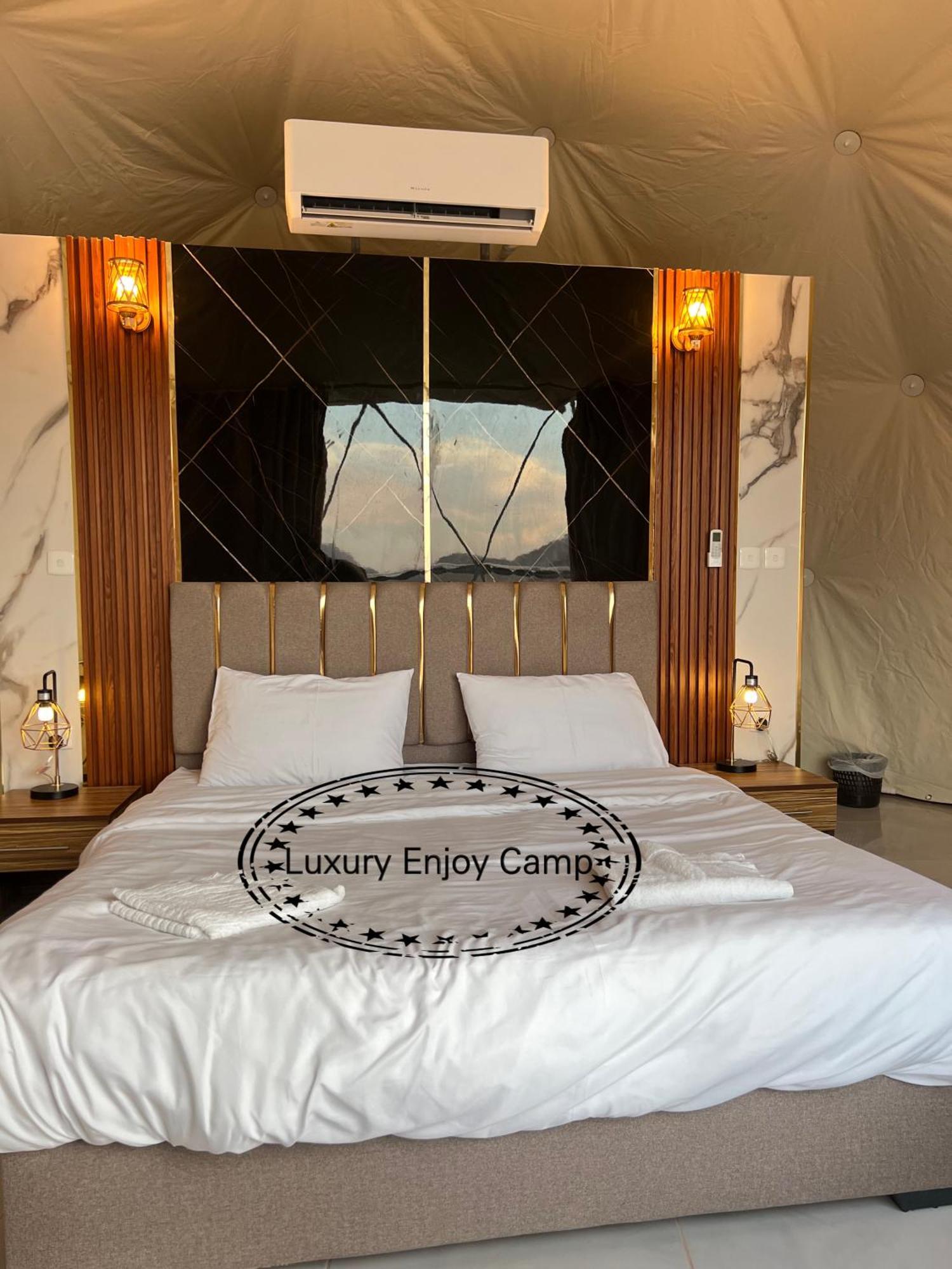 Appartamento Abdullah Luxury Camp Wadi Rum Esterno foto
