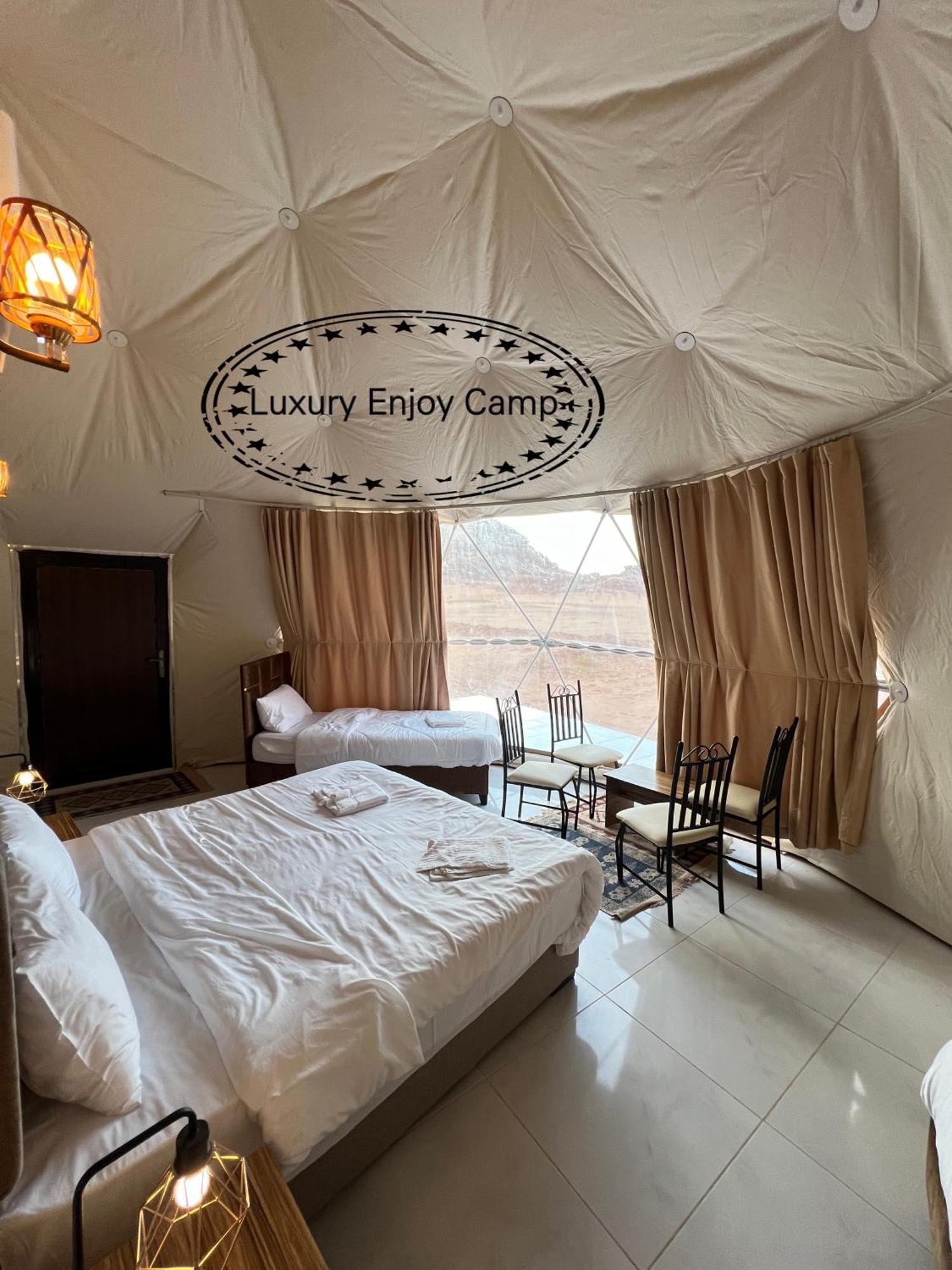 Appartamento Abdullah Luxury Camp Wadi Rum Esterno foto