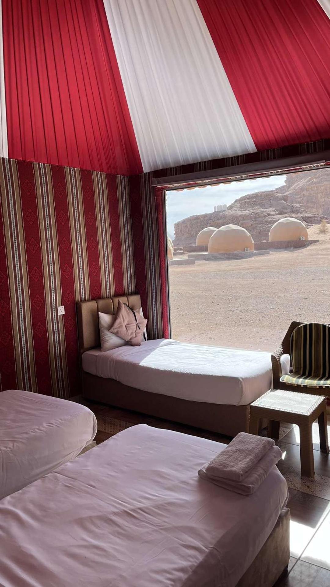 Appartamento Abdullah Luxury Camp Wadi Rum Esterno foto