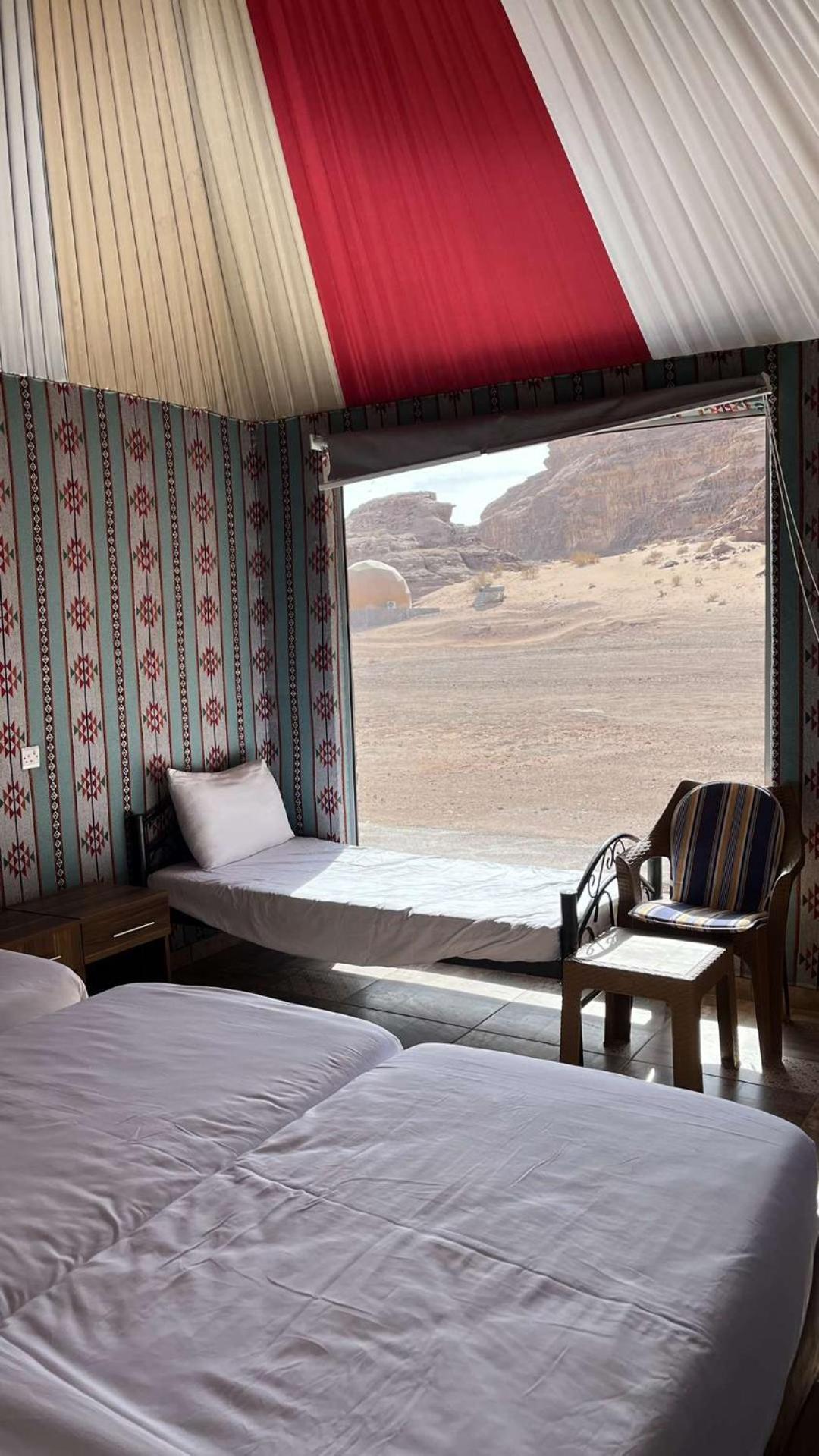 Appartamento Abdullah Luxury Camp Wadi Rum Esterno foto