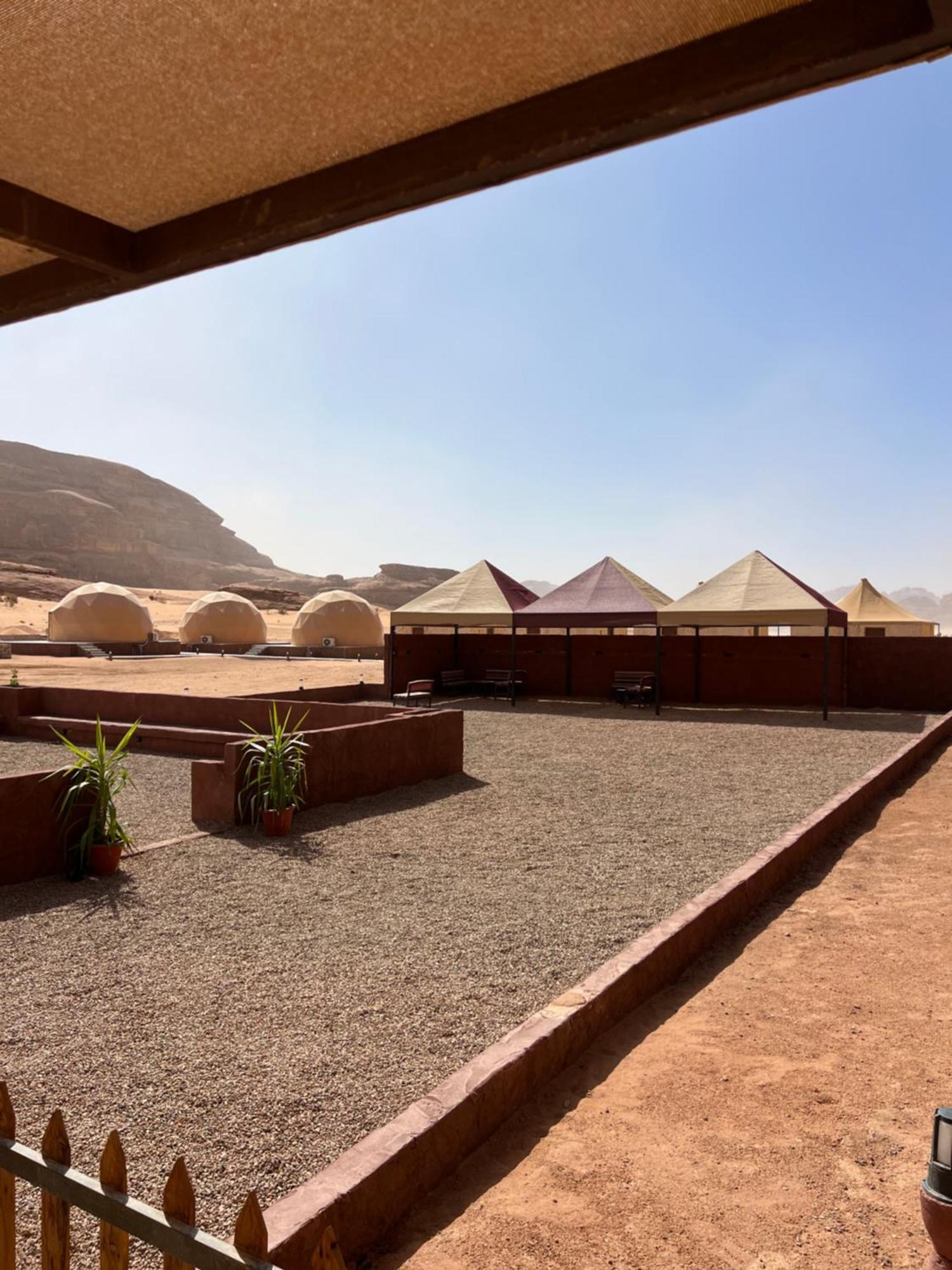 Appartamento Abdullah Luxury Camp Wadi Rum Esterno foto