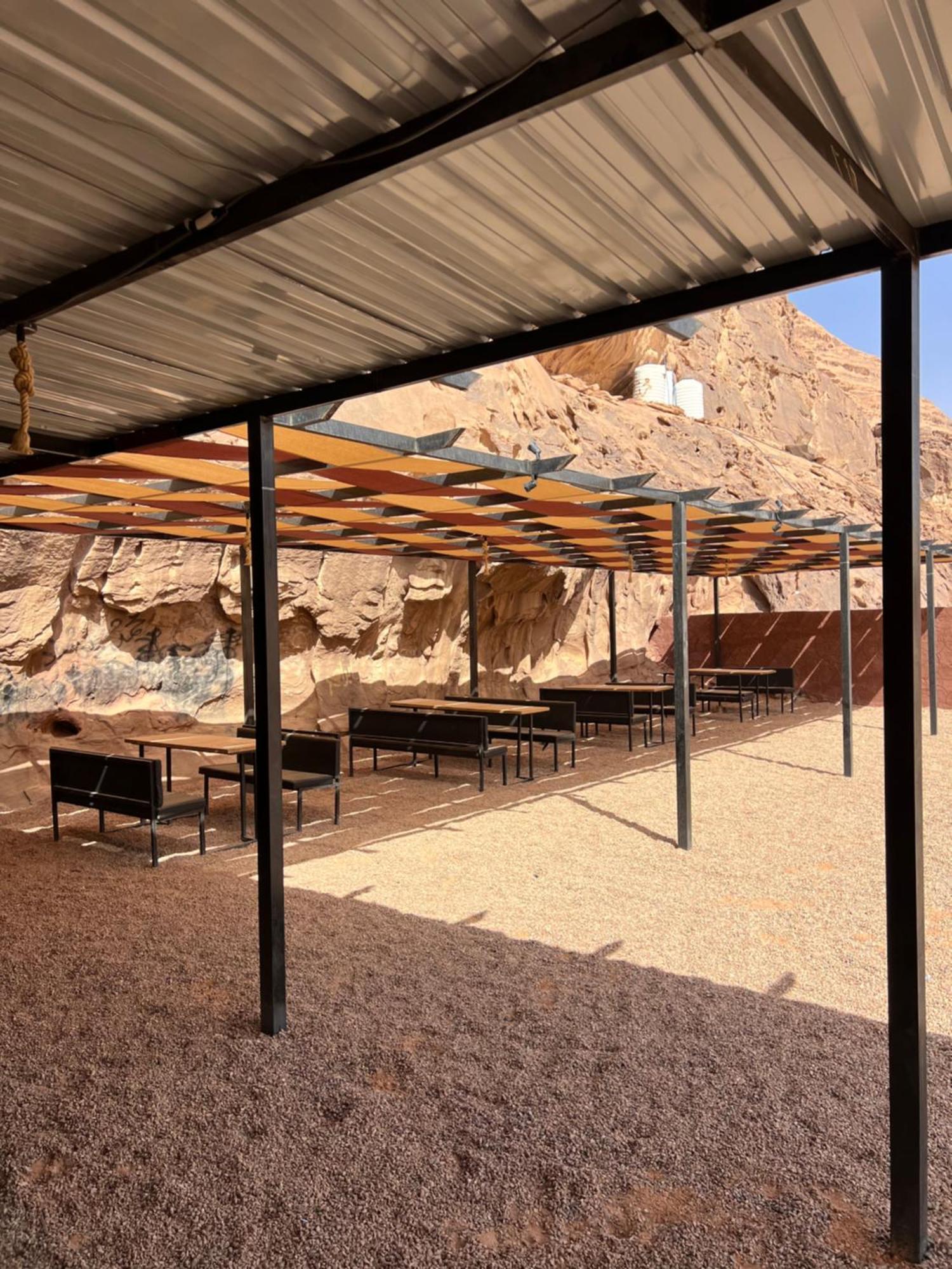 Appartamento Abdullah Luxury Camp Wadi Rum Esterno foto